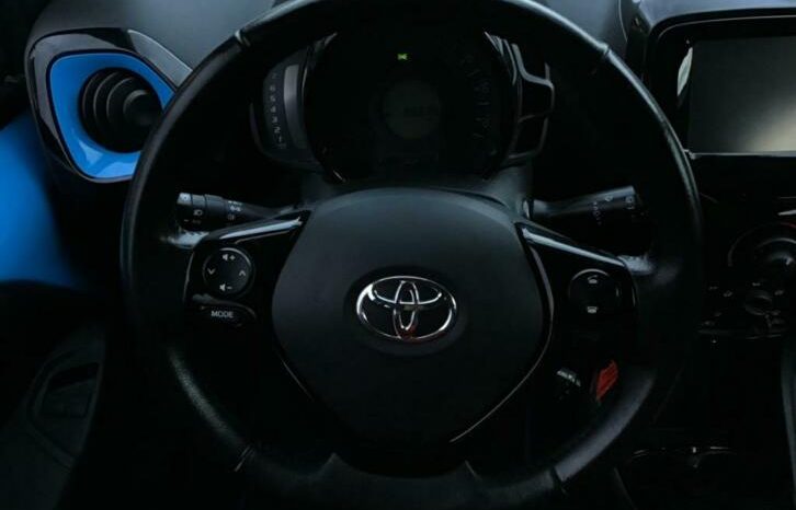 Toyota Aygo 1.0 VVT-i x-play vol