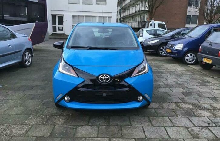 Toyota Aygo 1.0 VVT-i x-play vol