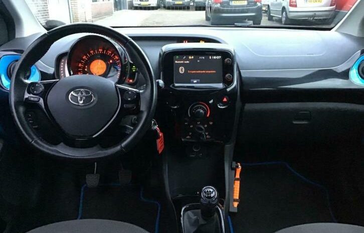 Toyota Aygo 1.0 VVT-i x-play vol