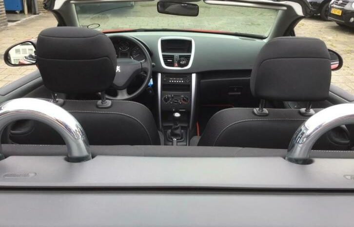 Peugeot 207 CC 1.6 VTi Première vol