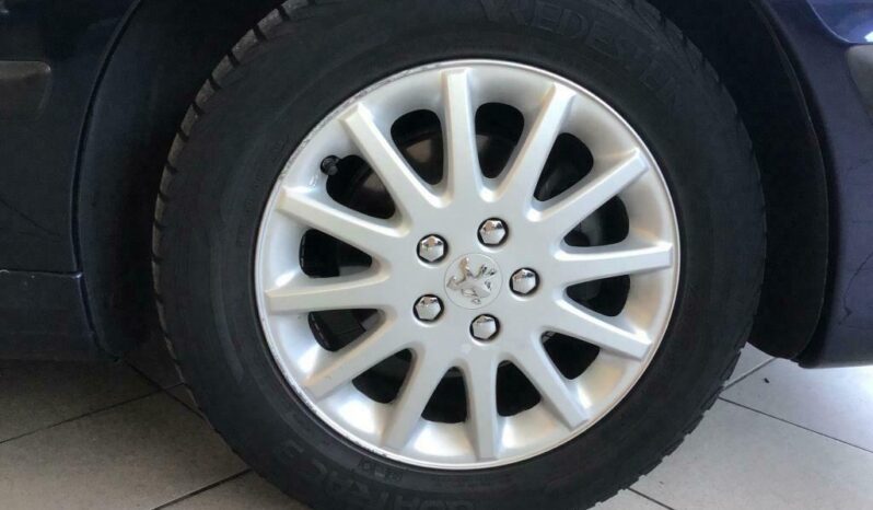 Peugeot 607 2.2-16V vol